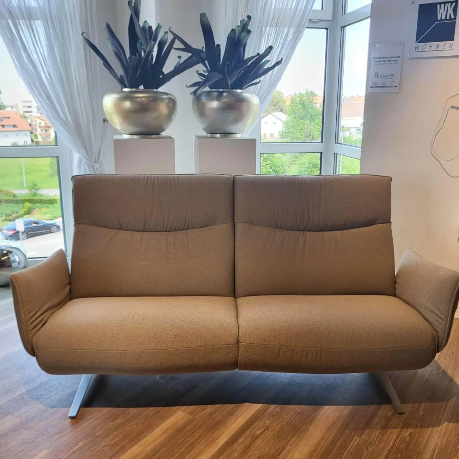 Contur 2-Sitzer-Sofas|Sofa Marsala Bezug Stoff Q2 Fashion Grau Beige Gestell Edelstahloptik Gebürstet Mit Verstellbaren Armlehnen