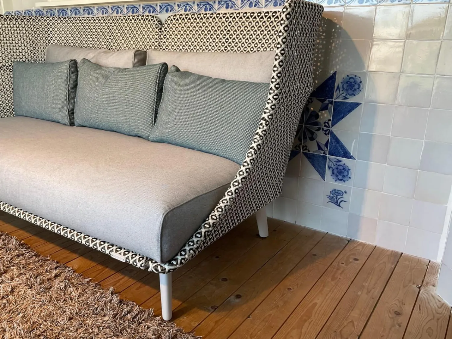DEDON Loungemöbel|Sofa Mbarq Stoff A Natura Ash Grau Gestell Aluminium Lipari Pulverbeschichtet Inklusive Kissen