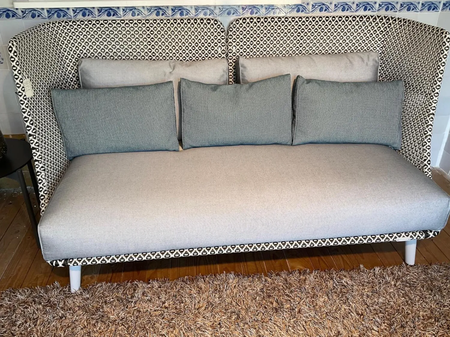 DEDON Loungemöbel|Sofa Mbarq Stoff A Natura Ash Grau Gestell Aluminium Lipari Pulverbeschichtet Inklusive Kissen