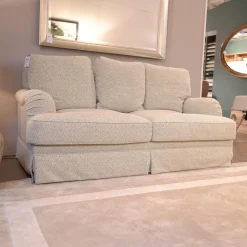 Domicil 2-Sitzer-Sofas|Sofa Melody Stoff Aubrey 04 Füße Buche Natur mit Schabracke