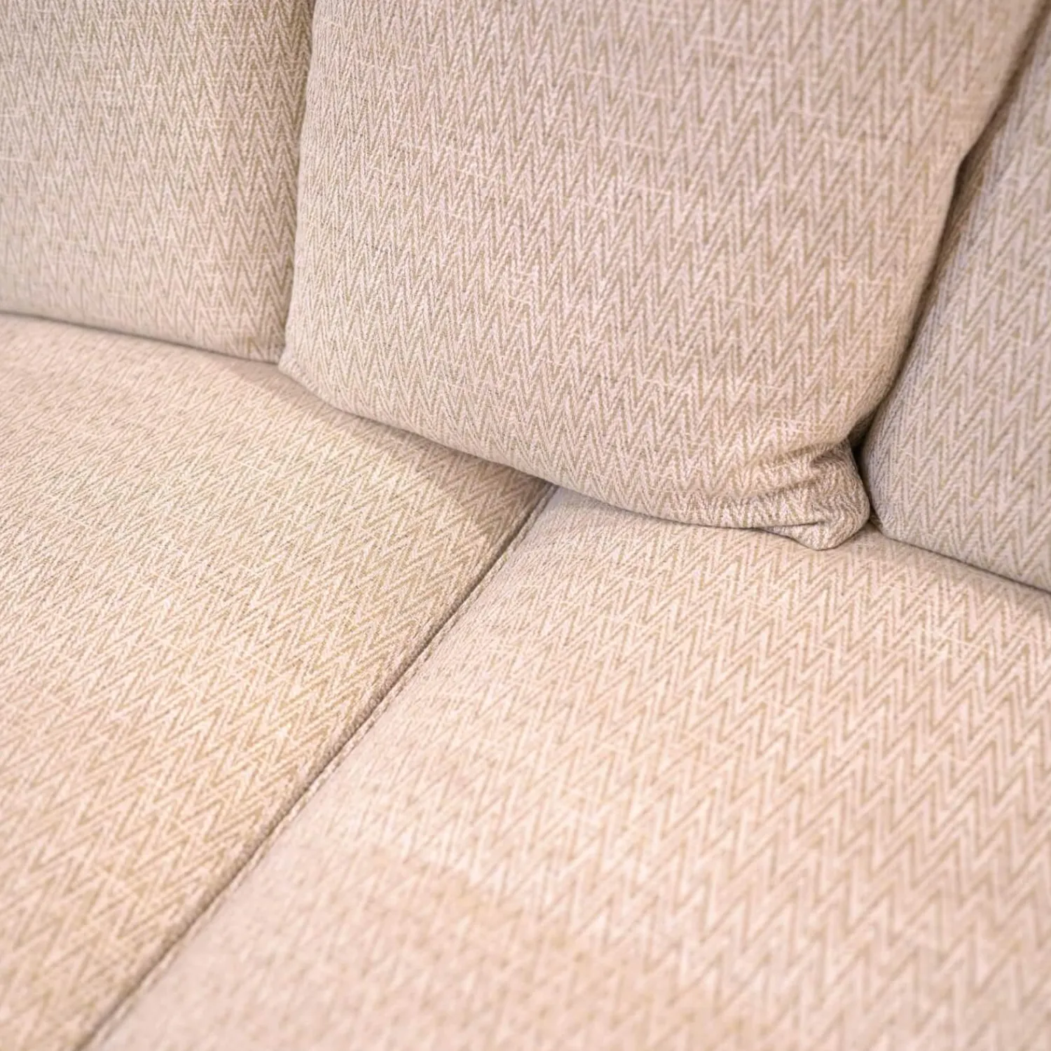 Domicil 2-Sitzer-Sofas|Sofa Melody Stoff Aubrey 04 Füße Buche Natur mit Schabracke