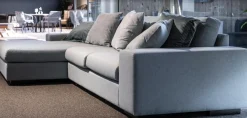 Sophisticated Living Ecksofas|Sofa mit Longchair in Stoff Linea 11 Acqua Blau Grau