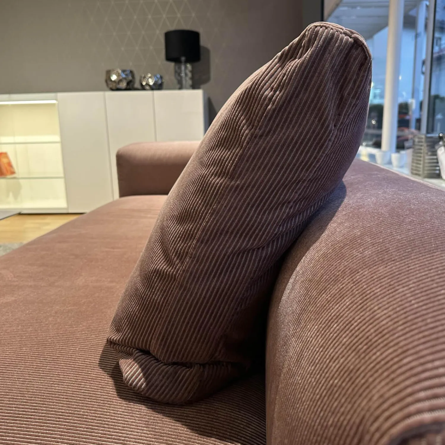 COR 3-Sitzer-Sofas|2-Sitzer-Sofas|Sofa Moss Stoff 9075 Altrose Rosa Fuß Verchromt mit Hocker