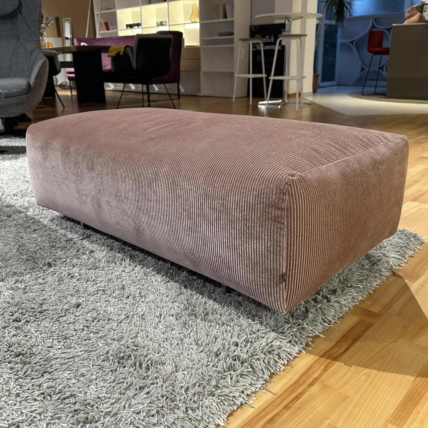 COR 3-Sitzer-Sofas|2-Sitzer-Sofas|Sofa Moss Stoff 9075 Altrose Rosa Fuß Verchromt mit Hocker