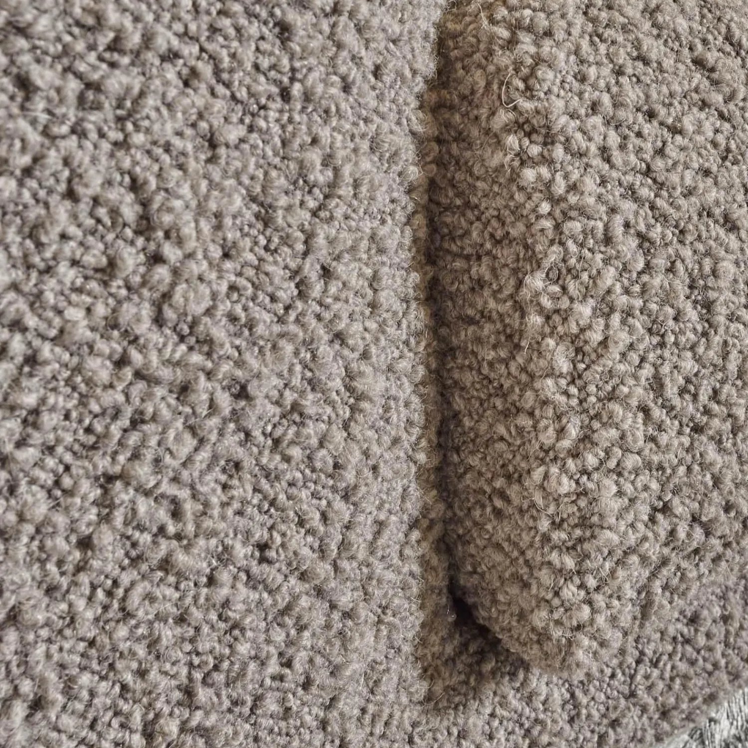 COR 2-Sitzer-Sofas|Sofa Moss Stoff 14002 Hellgrau Füße Verchromt Mit Rückenkissen