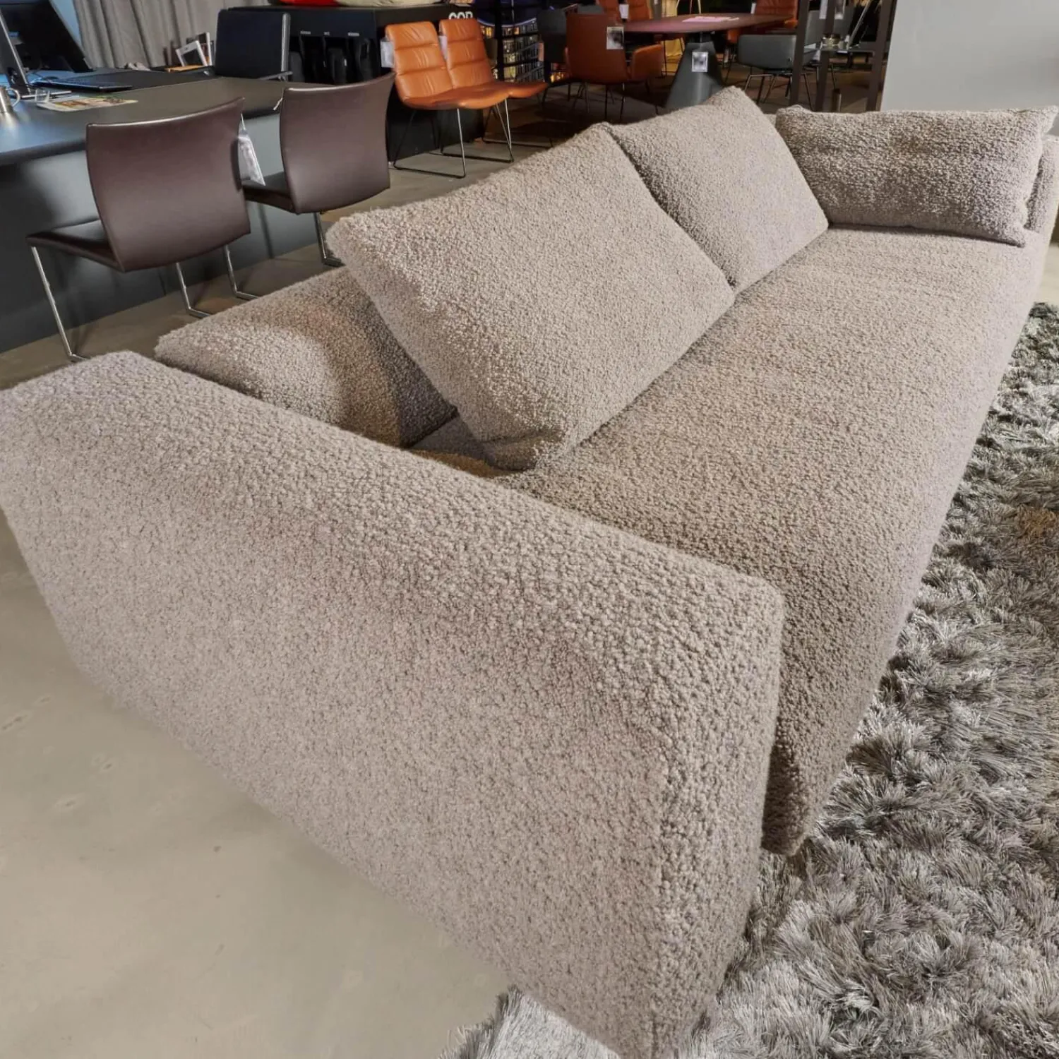 COR 2-Sitzer-Sofas|Sofa Moss Stoff 14002 Hellgrau Füße Verchromt Mit Rückenkissen