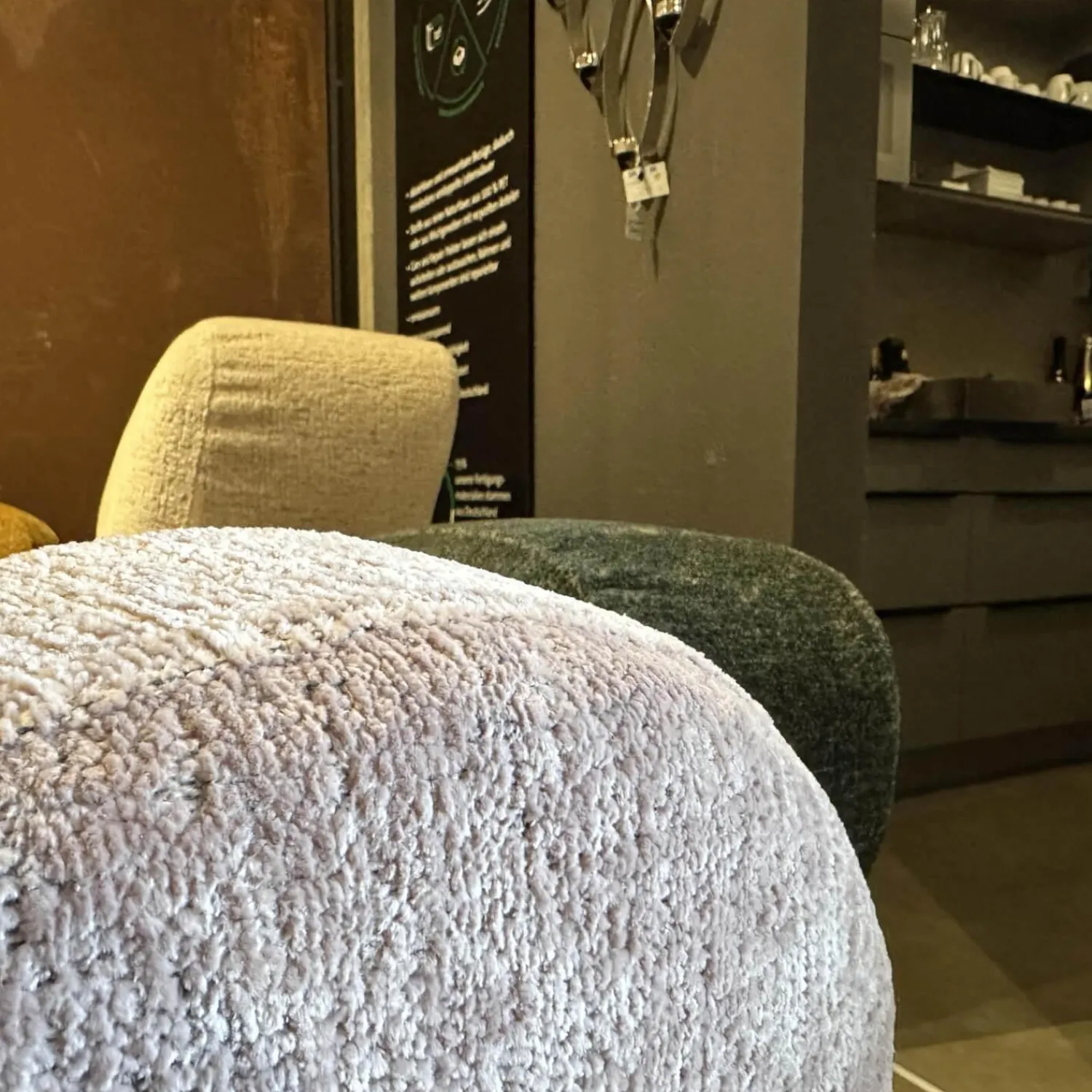 Brühl 2-Sitzer-Sofas|Sofa Mosspink Stoff 4401 92 Grau 75 Gelb 45 Creme 35 Grün 80 Rosa Füße Eiche Dunkel Geölt