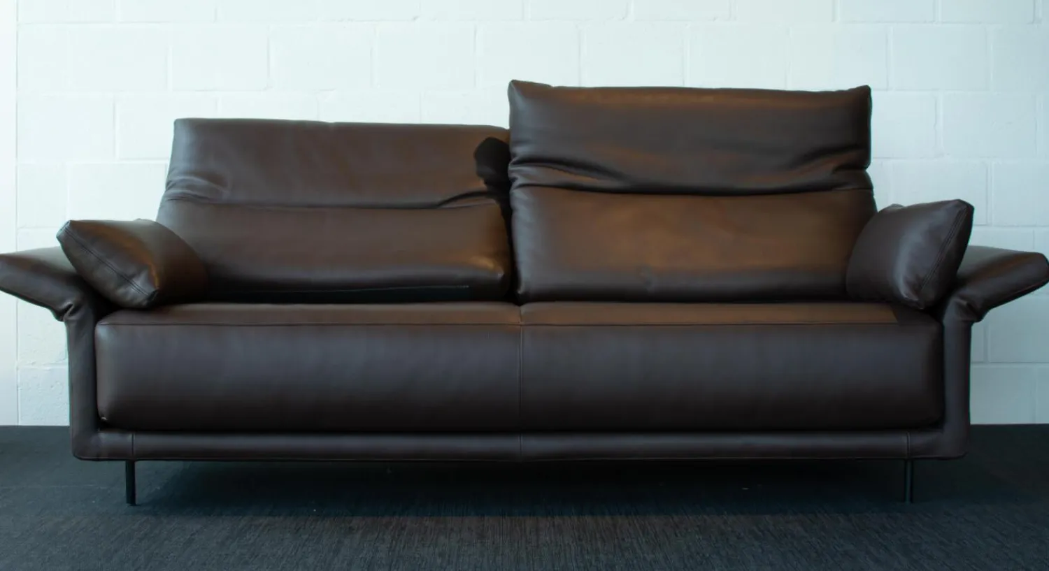 Durlet 2-Sitzer-Sofas|Sofa Nido Bezug Leder Sierra Braun Mit 2 Verstellbaren Rückenkissen Inkusive 2 Armkissen