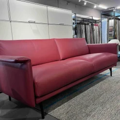 Montis 2-Sitzer-Sofas|Sofa Otis Leder Cuba Red Füsse Aluminium Schwarz Matt Pulverbeschichtet