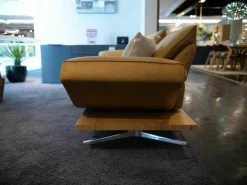 Koinor 2-Sitzer-Sofas|Sofa Phoenix Leder C-Revolution Mustard Plateau Wildeiche mit Drehstop