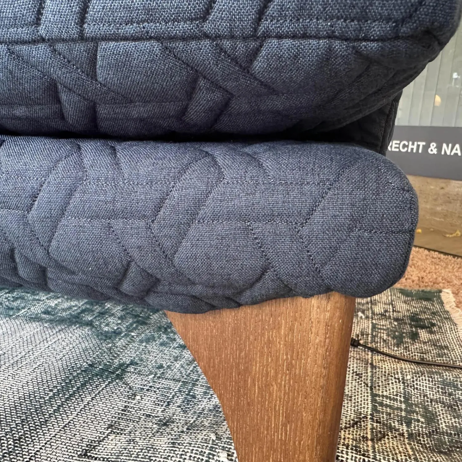 Bielefelder Werkstätten 2-Sitzer-Sofas|Sofa Polo Living Stoff Chivasso Cape Town CH2998 083 Mittelblau Füße Nussbaum