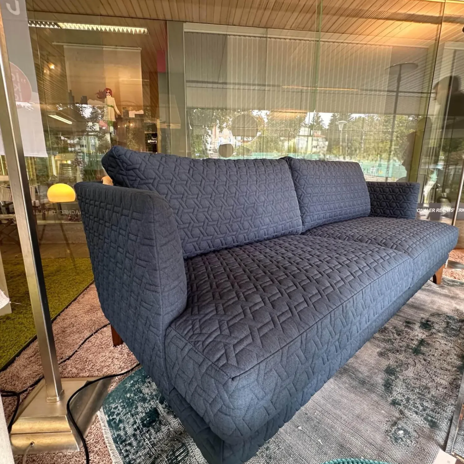 Bielefelder Werkstätten 2-Sitzer-Sofas|Sofa Polo Living Stoff Chivasso Cape Town CH2998 083 Mittelblau Füße Nussbaum