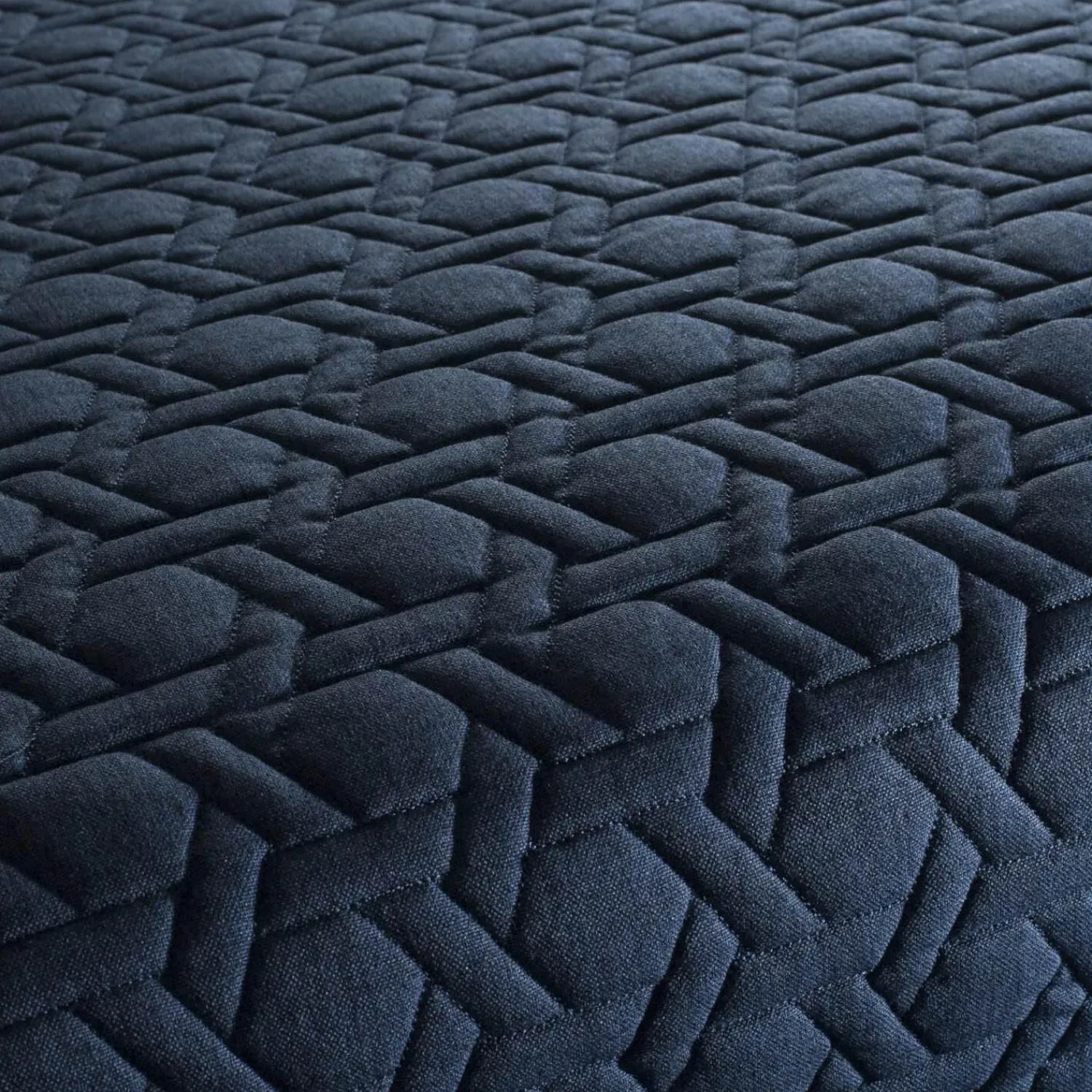 Bielefelder Werkstätten 2-Sitzer-Sofas|Sofa Polo Living Stoff Chivasso Cape Town CH2998 083 Mittelblau Füße Nussbaum