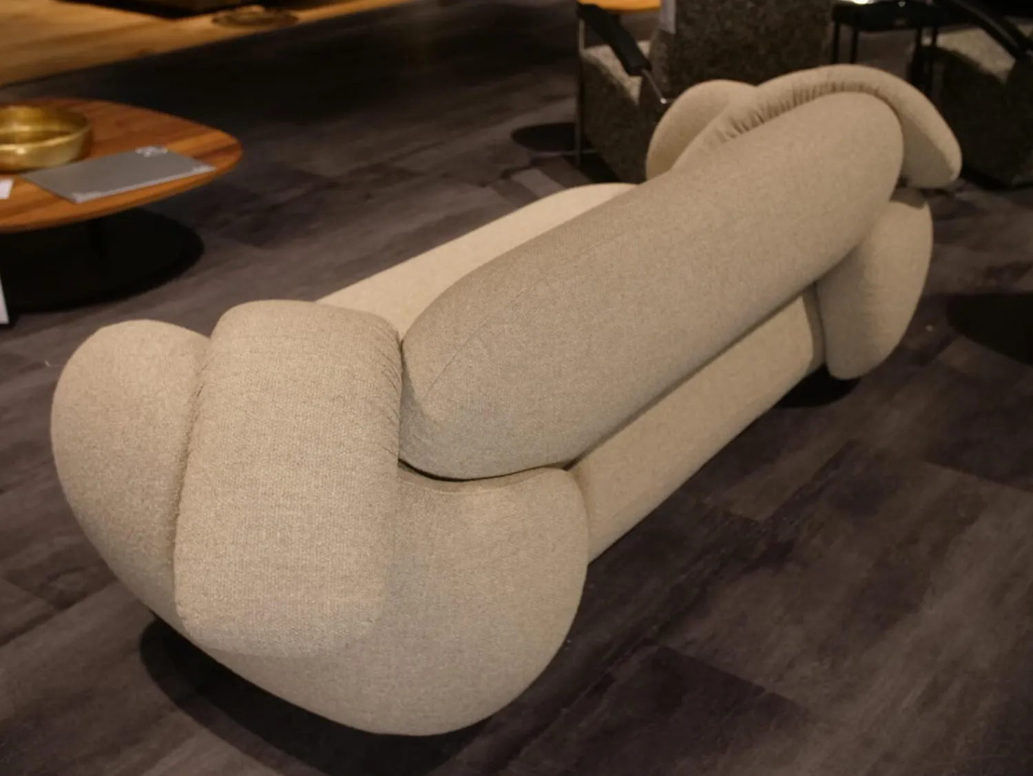 Leolux 2-Sitzer-Sofas|Sofa Pulla R16-B20 Bezug Stoff Hell-braun Füße Epoxy Charcoal Schwarz Grau Matt