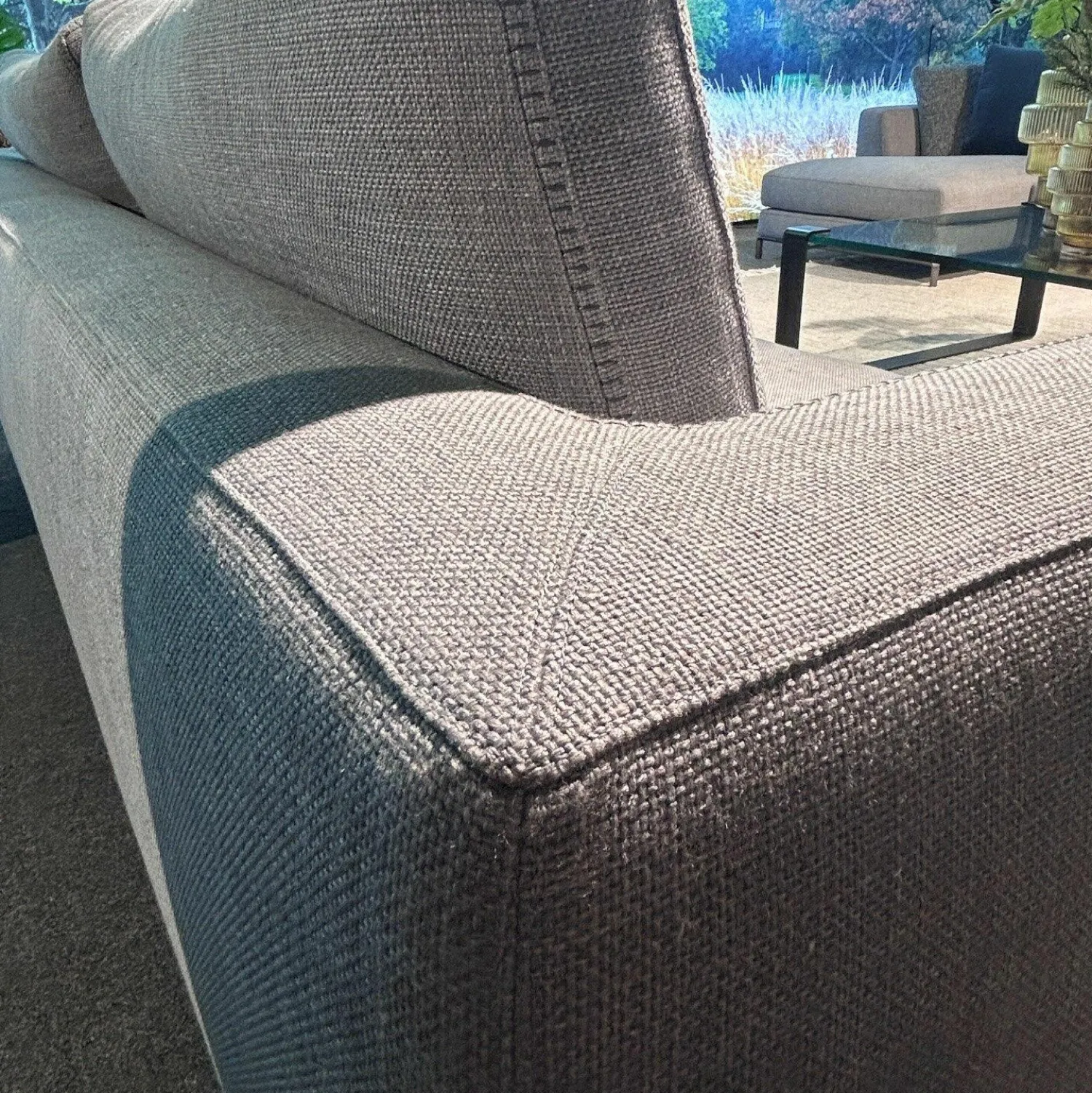 B&B Italia 3-Sitzer-Sofas|Sofa Ray Stoff 2038258 Spora Stein Grau Füße Nickel Bronzefarben Inklusive Kissen