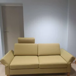 Wolkenweich 2-Sitzer-Sofas|Sofa Sirio Stoff Arco Schurwolle Kiwi Grün Gelb Holzkufen Eiche geölt