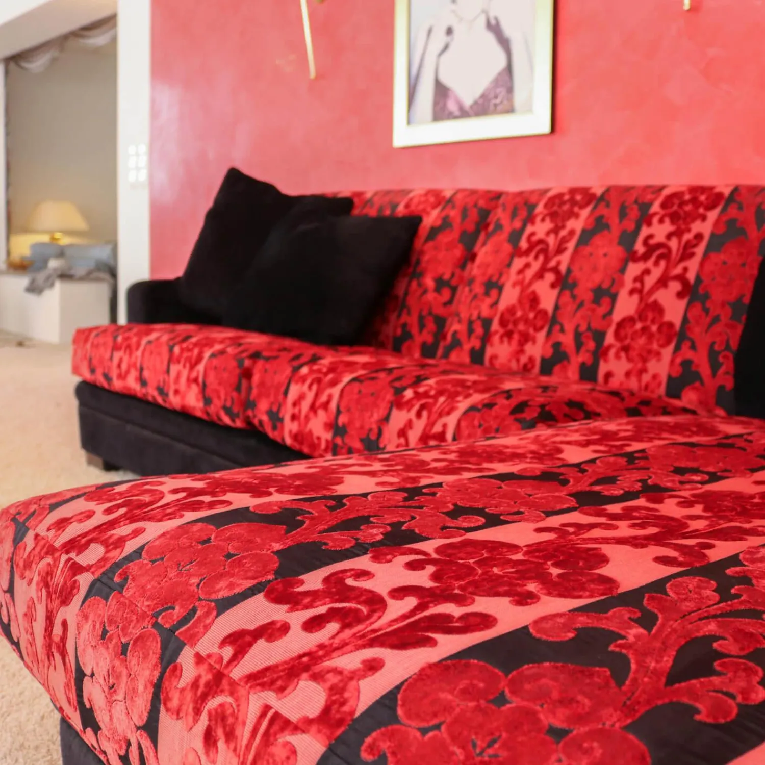 Finkeldei Ecksofas|Sofa 2,5-Sitzig Merkur Sonderstoff Jab Anstotz Rot Schwarz Füße Schwarz Lackiert