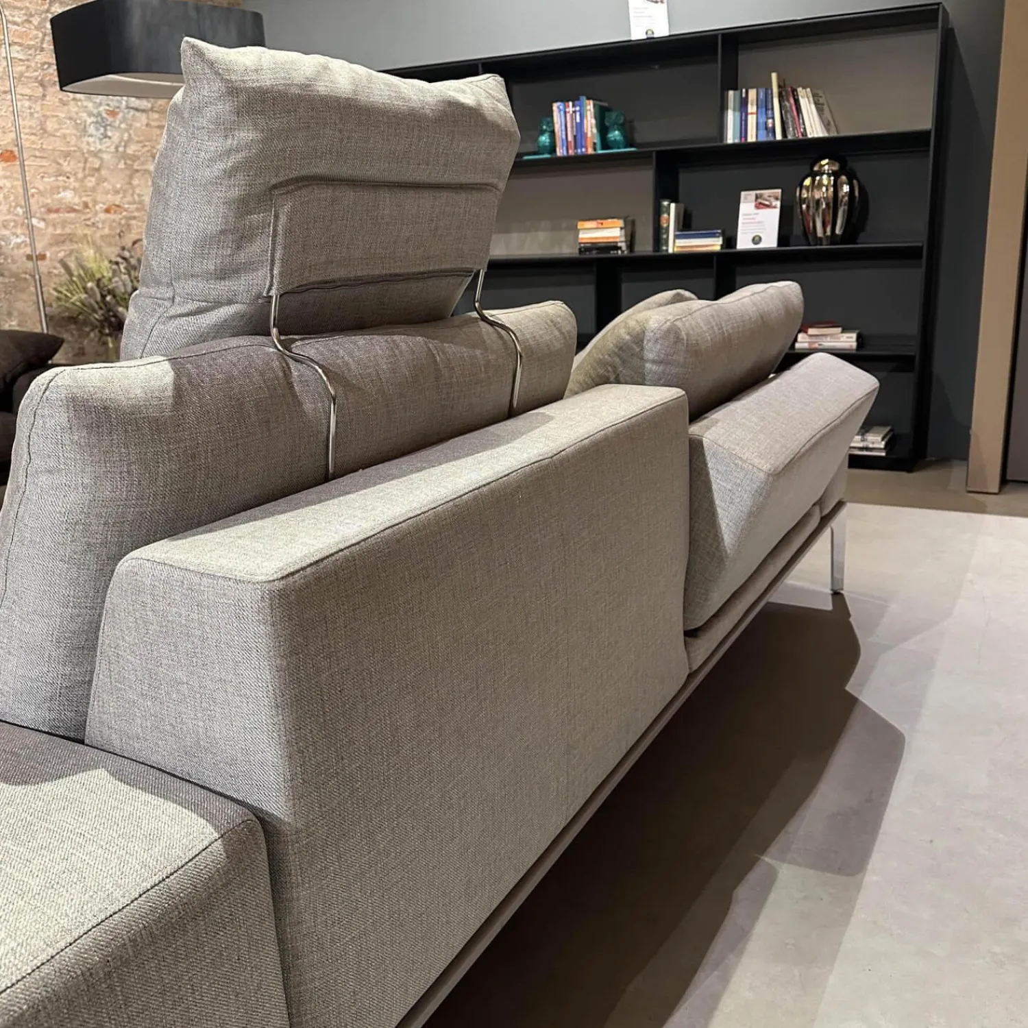 Bielefelder Werkstätten 2-Sitzer-Sofas|Sofa Spirit Stoff JAB Xantos 1 1362 093 Grau Gestell Platingrau Lackiert Metallfuß Chrom Mit Rückenverstellung Und Kissen