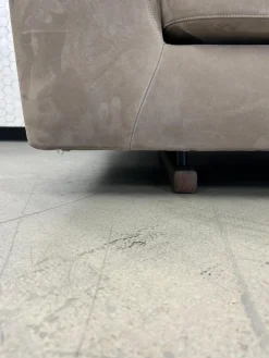 Walter Knoll Daybeds & Recamieren|2-Sitzer-Sofas|Sofa Tama Living 821 Leder Velvet 1484 Hazelnut Braun Gestell Nussbaum Mit Splint Geölt Mit Kissen Und Tablett