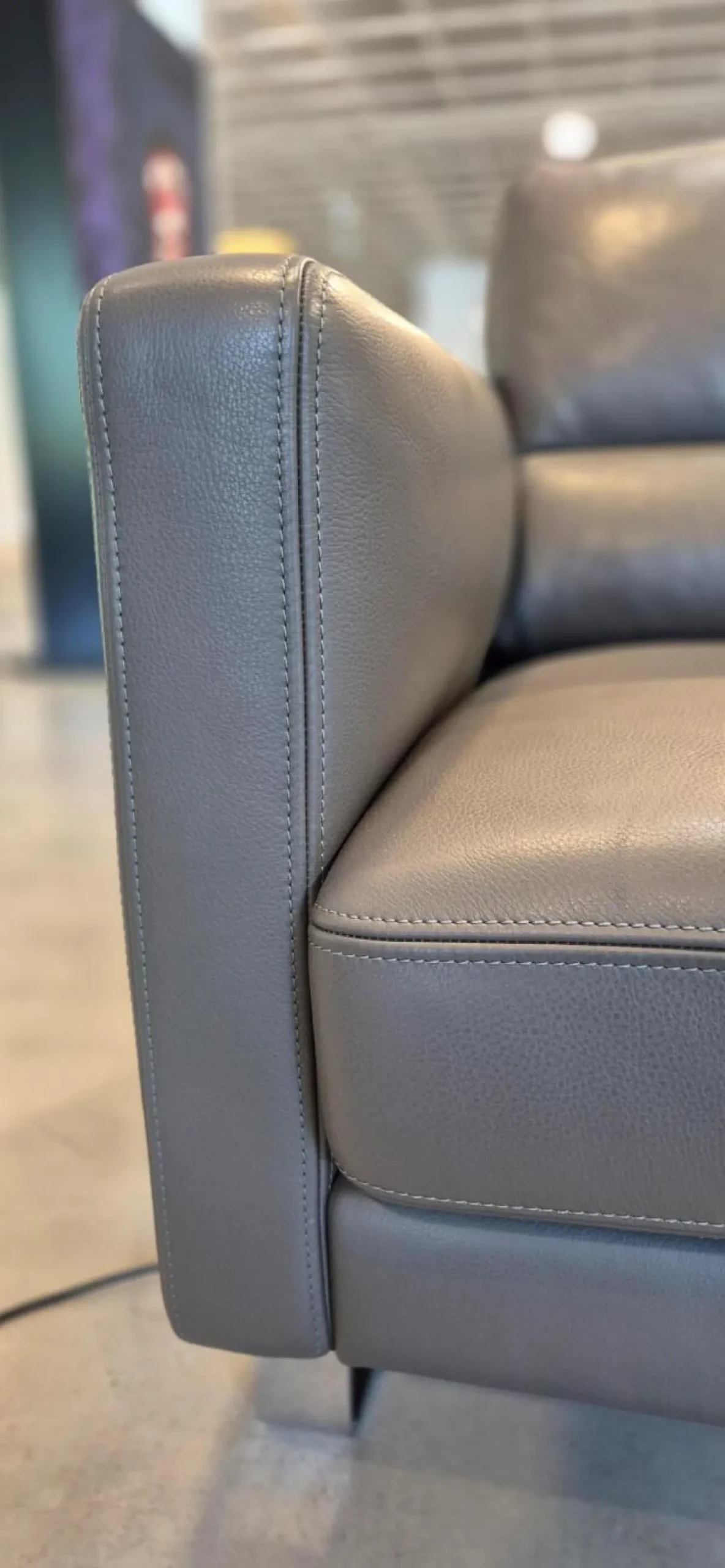 Violetta 2-Sitzer-Sofas|Sofa Tino Leder 80 Nachtgrau mit Kopfstütze und Fußteil