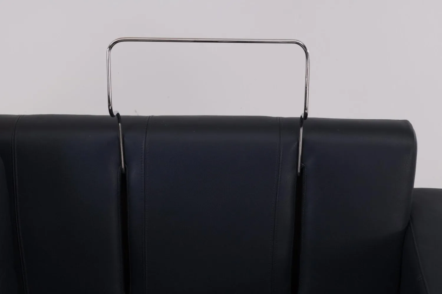 Werther 2-Sitzer-Sofas|Sofa Variation 108 Leder L7060C Dunkelblau Füße Edelstahlkufen Silber Inklusive Kopfteilkissen