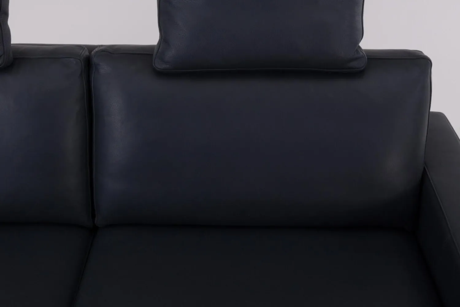 Werther 2-Sitzer-Sofas|Sofa Variation 108 Leder L7060C Dunkelblau Füße Edelstahlkufen Silber Inklusive Kopfteilkissen