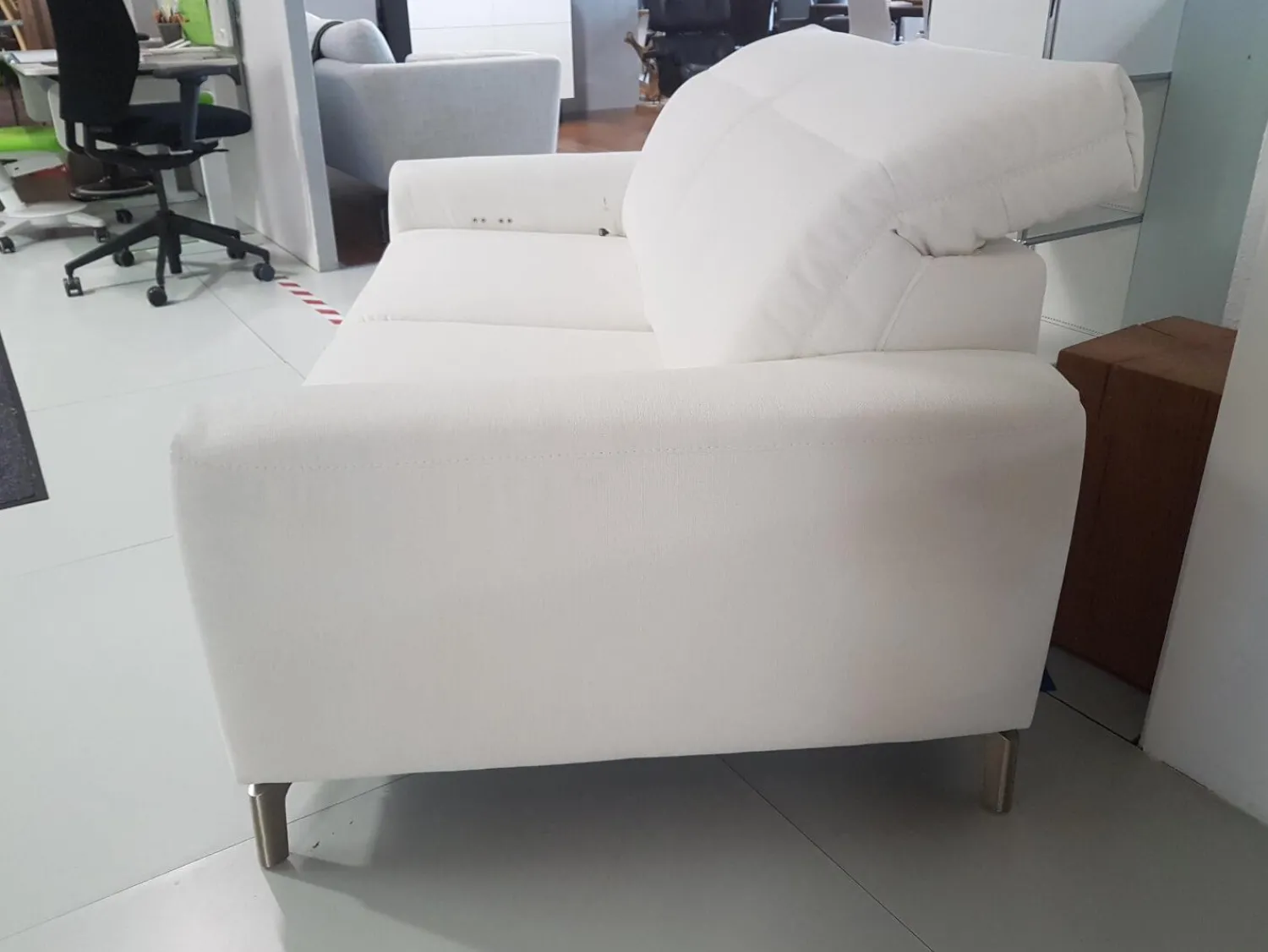 WK Wohnen 2-Sitzer-Sofas|Sofa Venosa Stoff Cl.4 Nevio Weiß mit Verstellfunktion