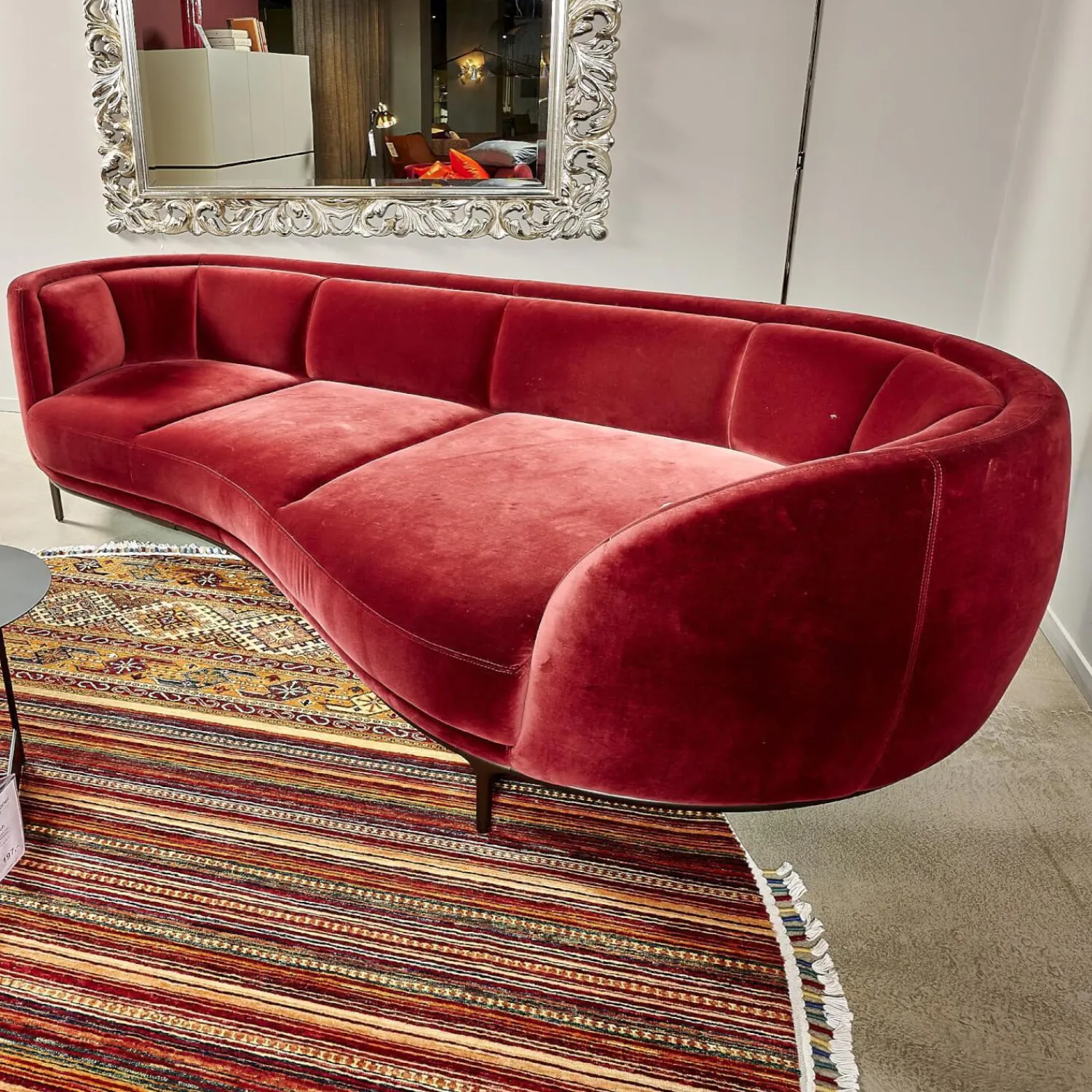 Wittmann 3-Sitzer-Sofas|Sofa Vuelta Lounge Bezug Stoff Velvet Bordeaux Rot Füße Bronze