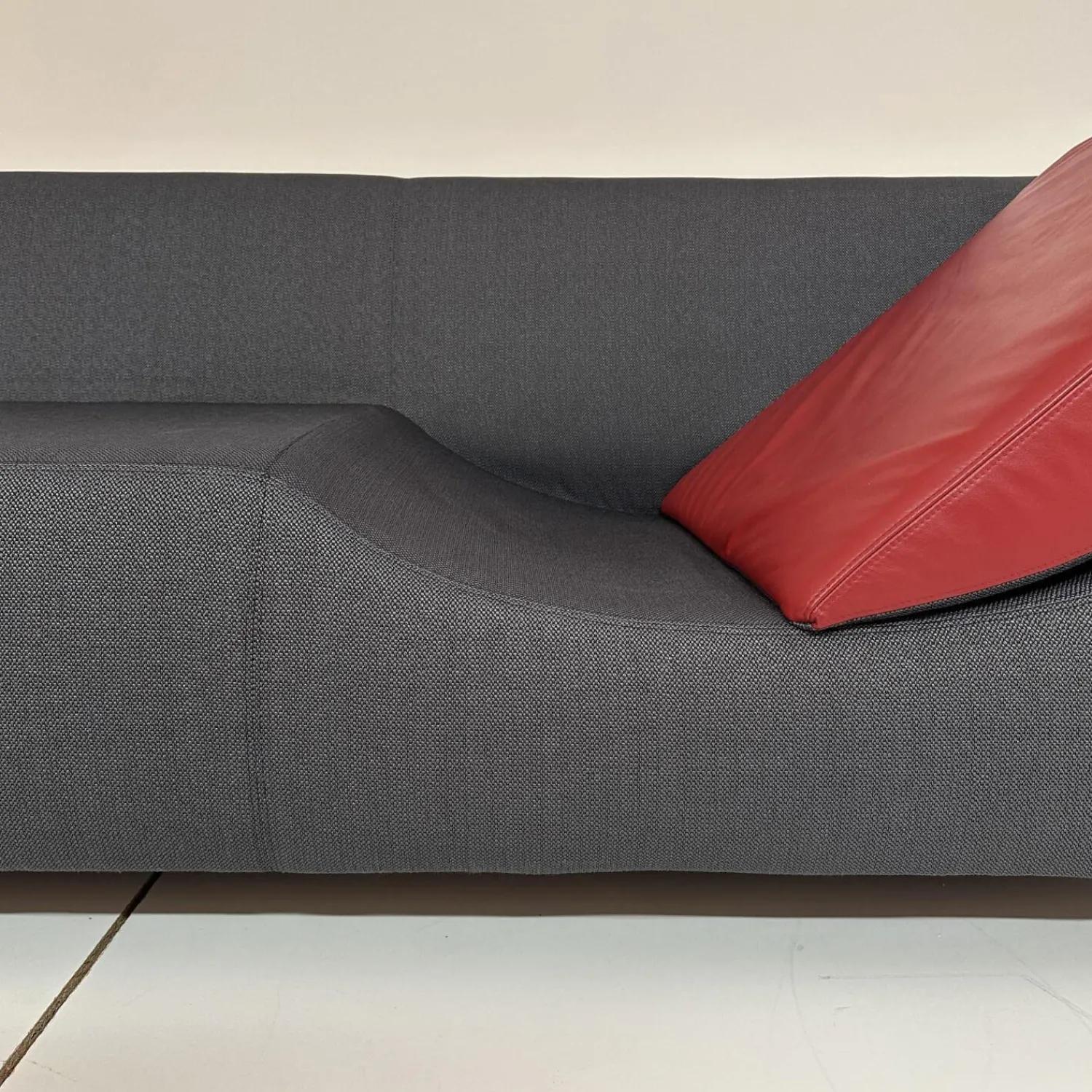 Werther 3-Sitzer-Sofas|Sofa Wave Bezug Stoff U2952G Grau Schwarz Einlegekissen Leder L9999B Rot Füße Buche Schwarz