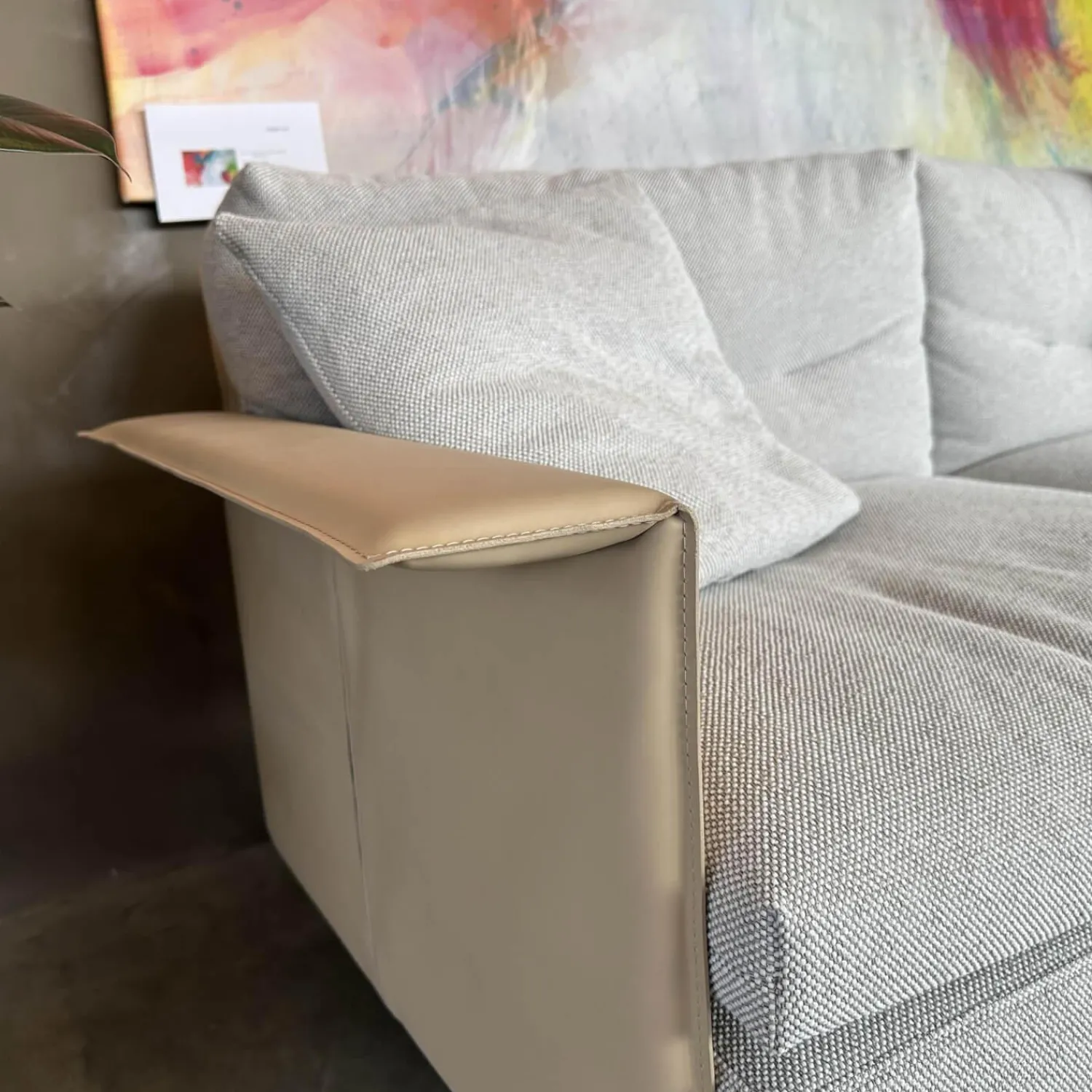 Poltrona Frau 2-Sitzer-Sofas|Sofa Zweisitzer Grantorino Stoff Col. Tess Bouce Sabbia Grau Leder Saddle Beige