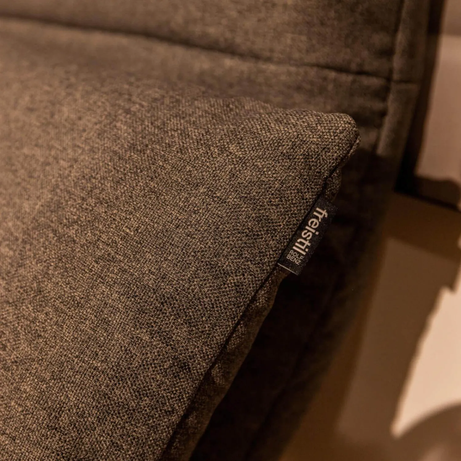 freistil Rolf Benz 2-Sitzer-Sofas|Sofabank Liege 140 Stoff 3041 Zeltgrau Winkelfuß Schwarz Mit Klappbaren Armteilen