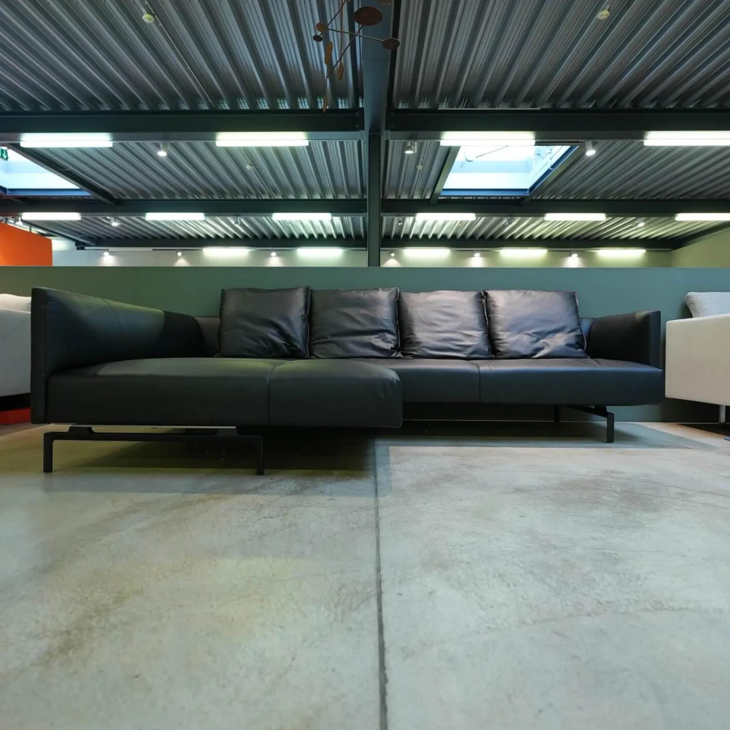 Walter Knoll Ecksofas|Sofaecke Muud C21 Leder Ascot Black Schwarz Kufen Matt Pulverbeschichtet Schwarz