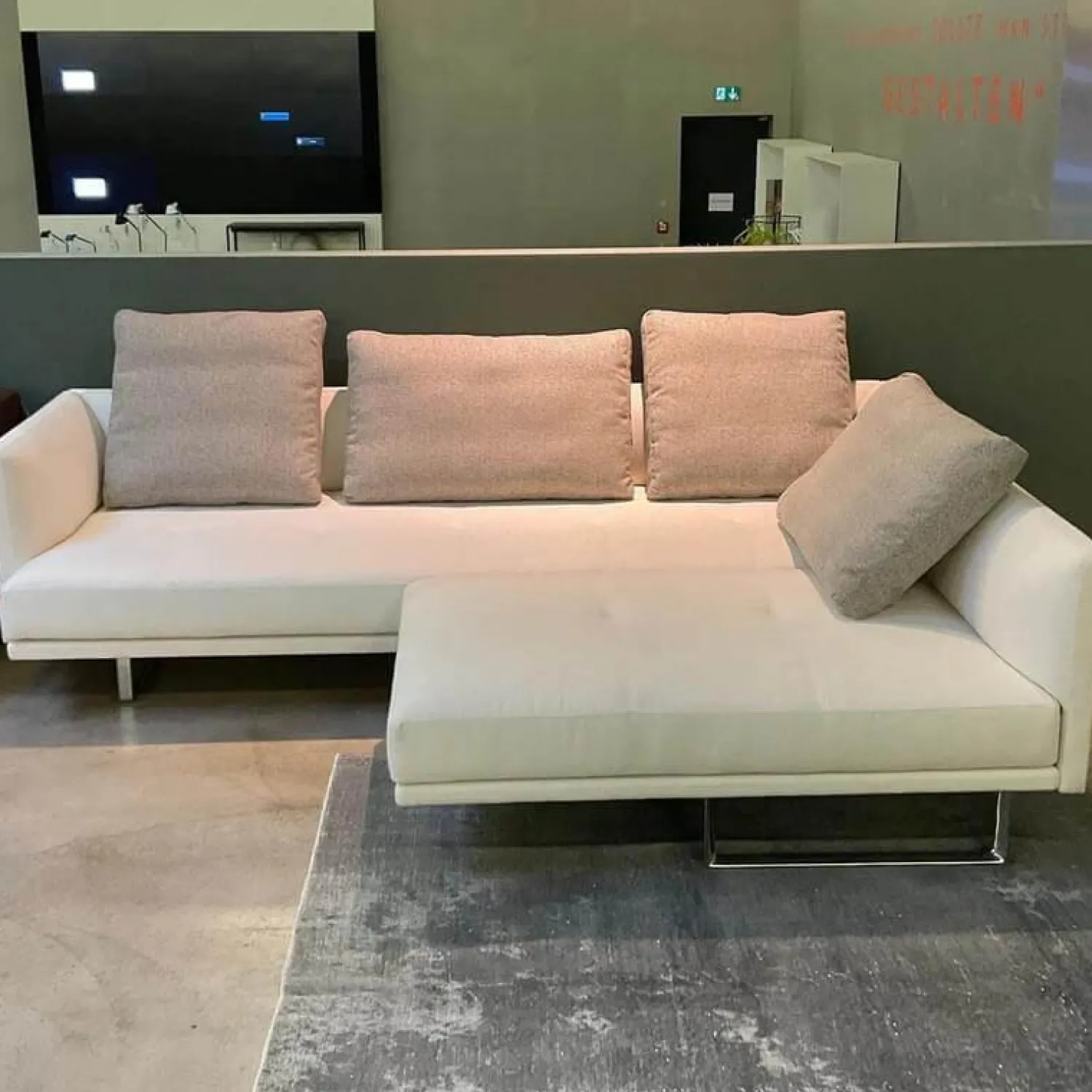 Walter Knoll Ecksofas|Sofaecke Prime Time Version B Stoff Bora Wool Kufen Aluminium Hochglanz mit Schwenkfunktion