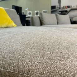 Walter Knoll Wohnlandschaften|Ecksofas|Sofagruppe Tama Living 822 Stoff Puro Mineral Grau Braun Kufen Nussbaum Geölt Inklusive Tischplatte Und Kissen