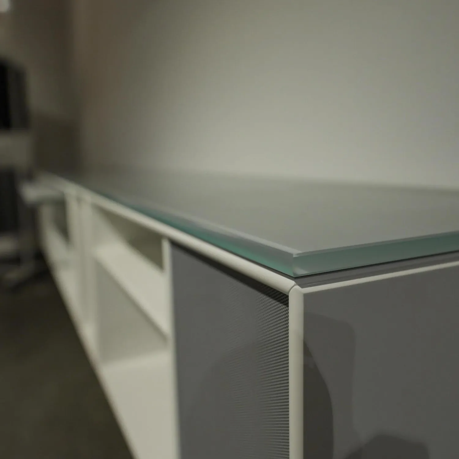 Montana Wohnwände & Tv-Lowboards|Sound Unit Lack Matt Weiß Frontfarbe Fjord Mit Abdeckplatte Glas