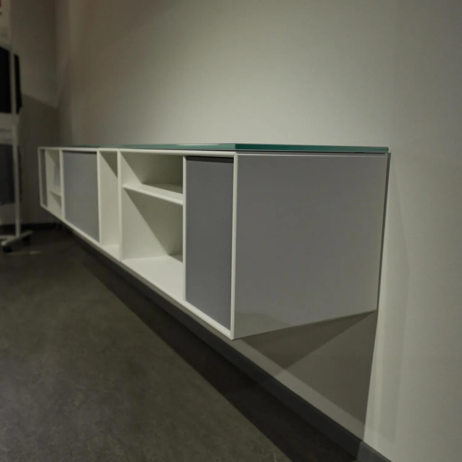 Montana Wohnwände & Tv-Lowboards|Sound Unit Lack Matt Weiß Frontfarbe Fjord Mit Abdeckplatte Glas