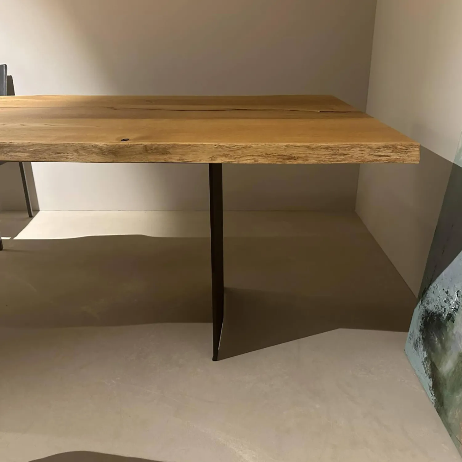 Paul Lindberg Esstische|Stammtisch Ruvio Planke Platte Eiche Wild Mitt Offenen Ästen Und Rissen Gestell Metall Bronze Lackiert