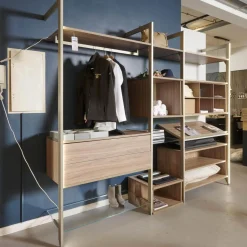 Cabinet Regale|Stangensystem Atrio Alu Goldfarbig Holzdekor Wallnuss