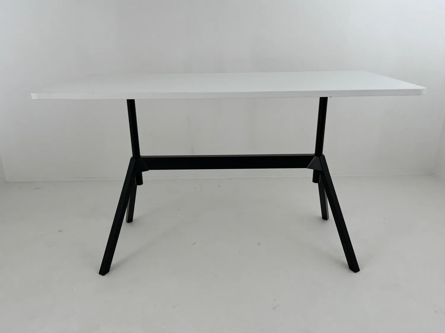 COR Schreibtische & Sekretäre|Stehtisch Level Tischplatte HPL Beschichtet Weiß mit Zargengestell