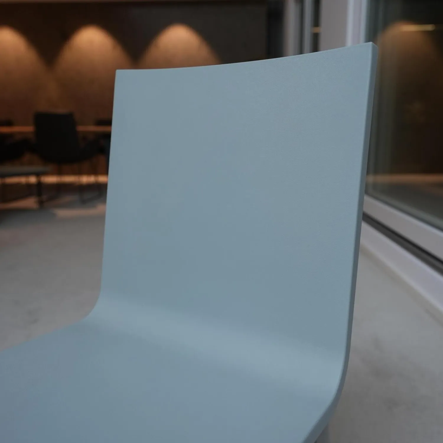 Vitra Einzelstühle|Stuhl 03 Sitzschalenfarbe Hellgrau Untergestell Pulverbeschichtet Silber Glatt