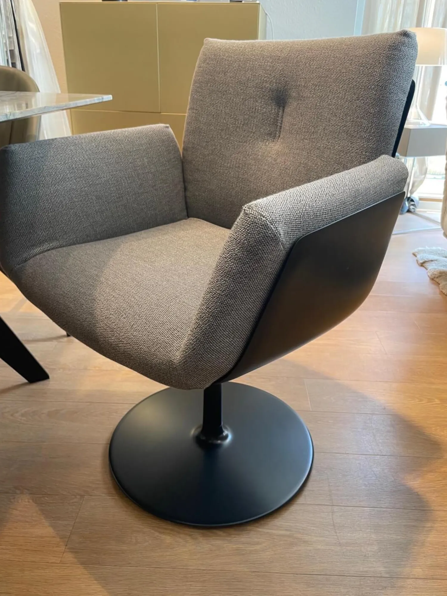 COR Einzelstühle|Stuhl Alvo Stoff 9127 Braun Tellerfuß Schwarz