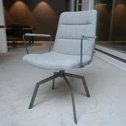 KFF Einzelstühle|Stuhl Arva Light Stoff Hallingdal 116 4-Fuß-Stern-Gestell In Struktur M 15 Eisenblank