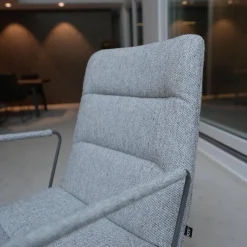 KFF Einzelstühle|Stuhl Arva Light Stoff Hallingdal 116 4-Fuß-Stern-Gestell In Struktur M 15 Eisenblank