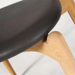 Carl Hansen & Søn Einzelstühle|Stuhl CH20 Elbow Chair Leder Loke 7110 Gestell Eiche Geseift
