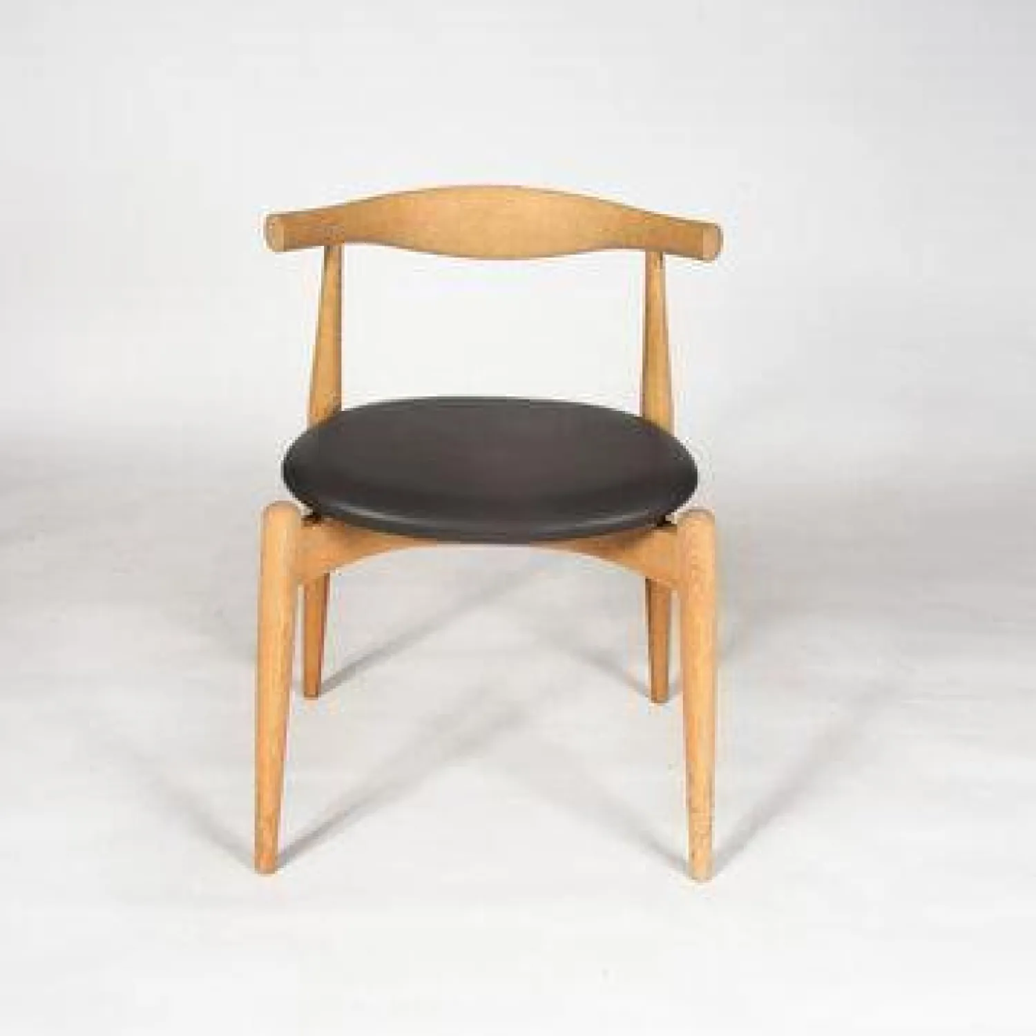 Carl Hansen & Søn Einzelstühle|Stuhl CH20 Elbow Chair Leder Loke 7110 Gestell Eiche Geseift