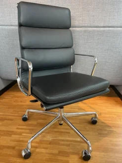 Vitra Bürostühle|Stuhl EA219 Softpad Leder Cuir Nero Schwarz Gestell Aluminium Verchromt Füße Rollen Schwarz