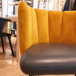 KFF Einzelstühle|Stuhl Gaia Bezug Sitz Leder Sauvage Anthrazit Rücken Stoff Seven Ocre Gelb Metallgestell Struktur Schwarz