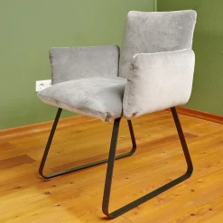 Bielefelder Werkstätten Einzelstühle|Stuhl Heaven Dining Mit Armlehnen Stoff City Velvet Reloaded Grau Kufe Metall Schwarz