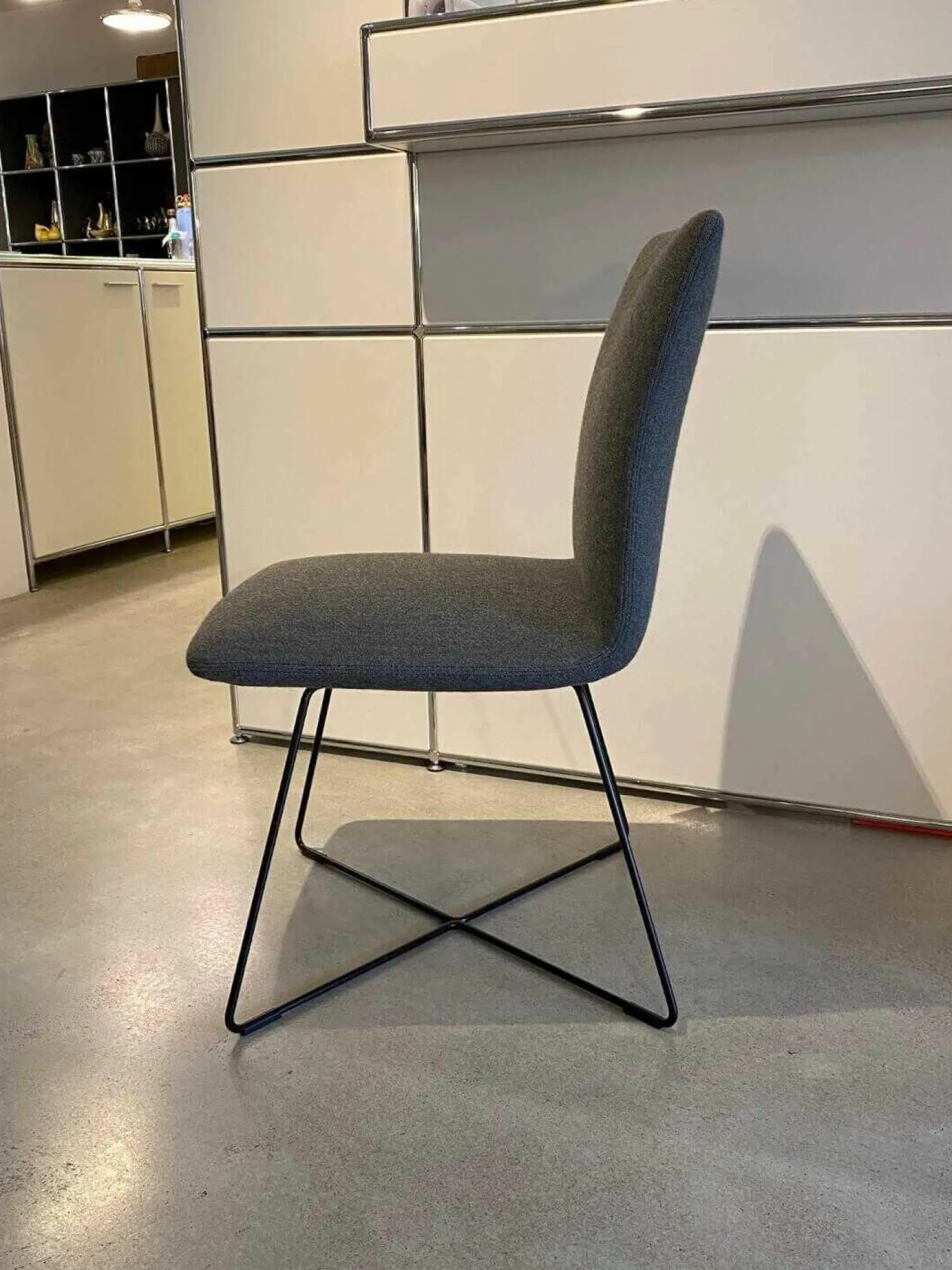 COR Einzelstühle|Stuhl Jalis 531 Stoff 5013 Hellgrau Gestell Schwarz