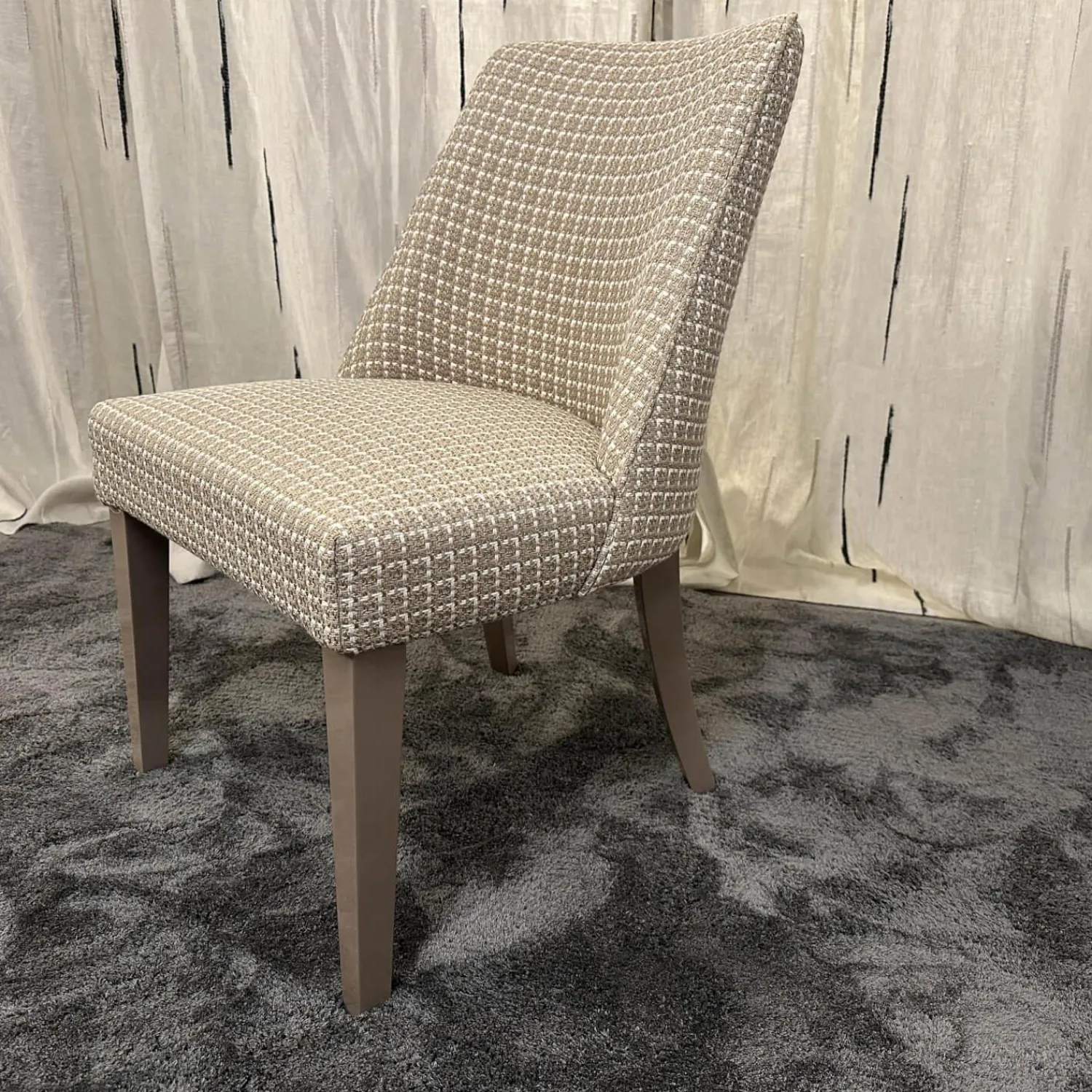 Oasis Einzelstühle|Stuhl Musa 1 Stoff Dedar Cherie Duna Beige Füße Holz Grau Beige Lackiert